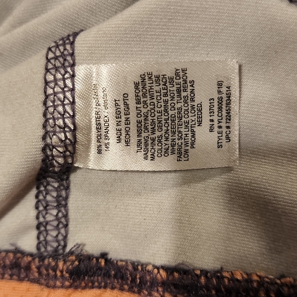🌺Marika Women's Capri Leggings - Picture 8 of 8